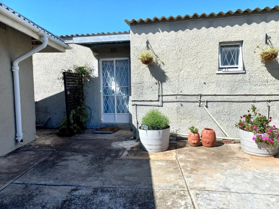 To Let 1 Bedroom Property for Rent in Kabega Park Eastern Cape